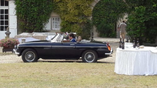 Classic cars in Gers MGB wedding