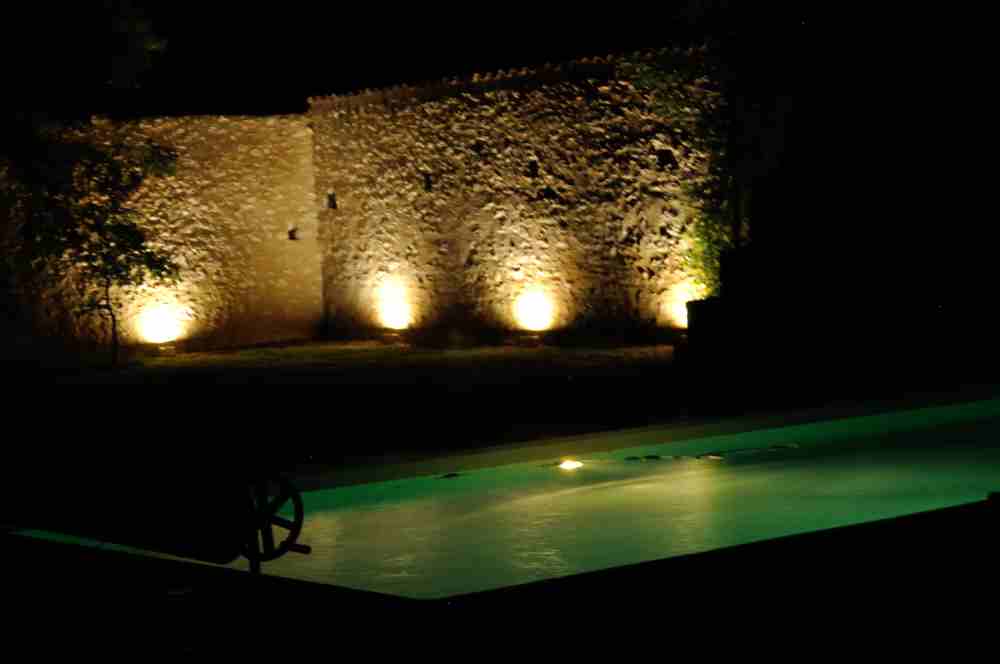 Chambres d'hôtes de charme avec piscine dans le Gers .